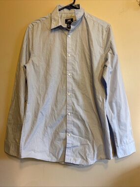 H & M Men’s M Casual Button Up Shirt Easy Iron Blue Light Weight Preppy